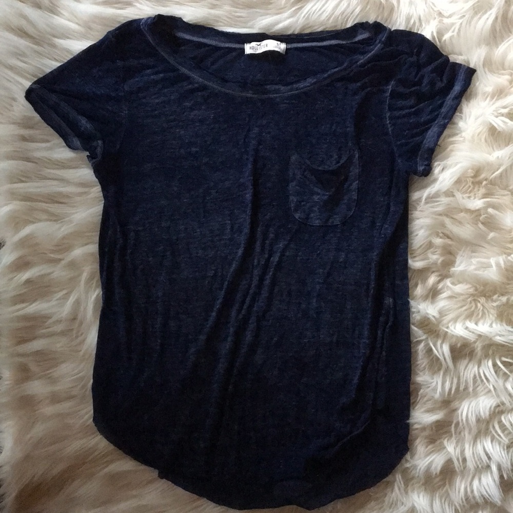 Cozy, soft, navy scoop t-shirt